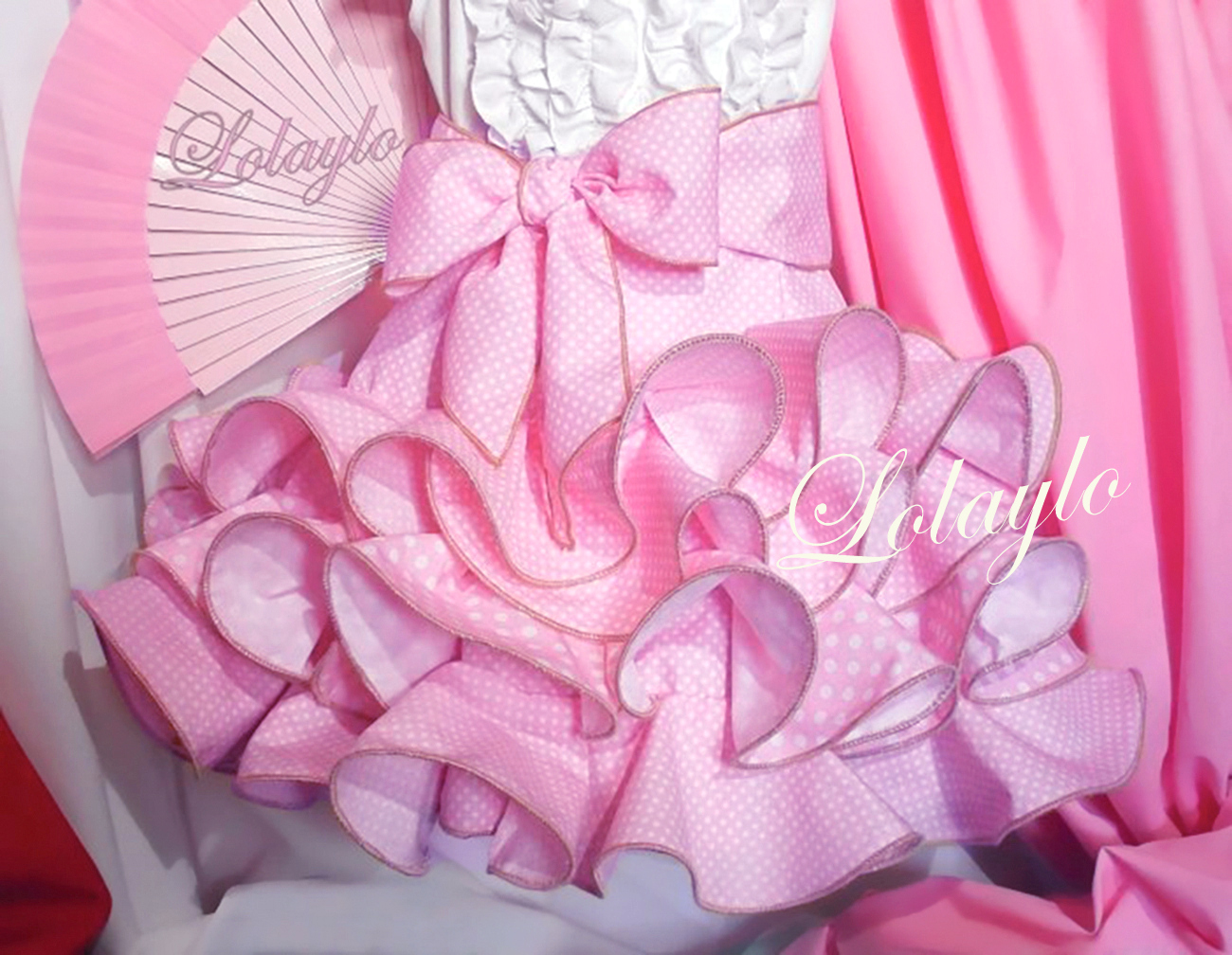 DETALLE FALDITA ROSA LUNAR