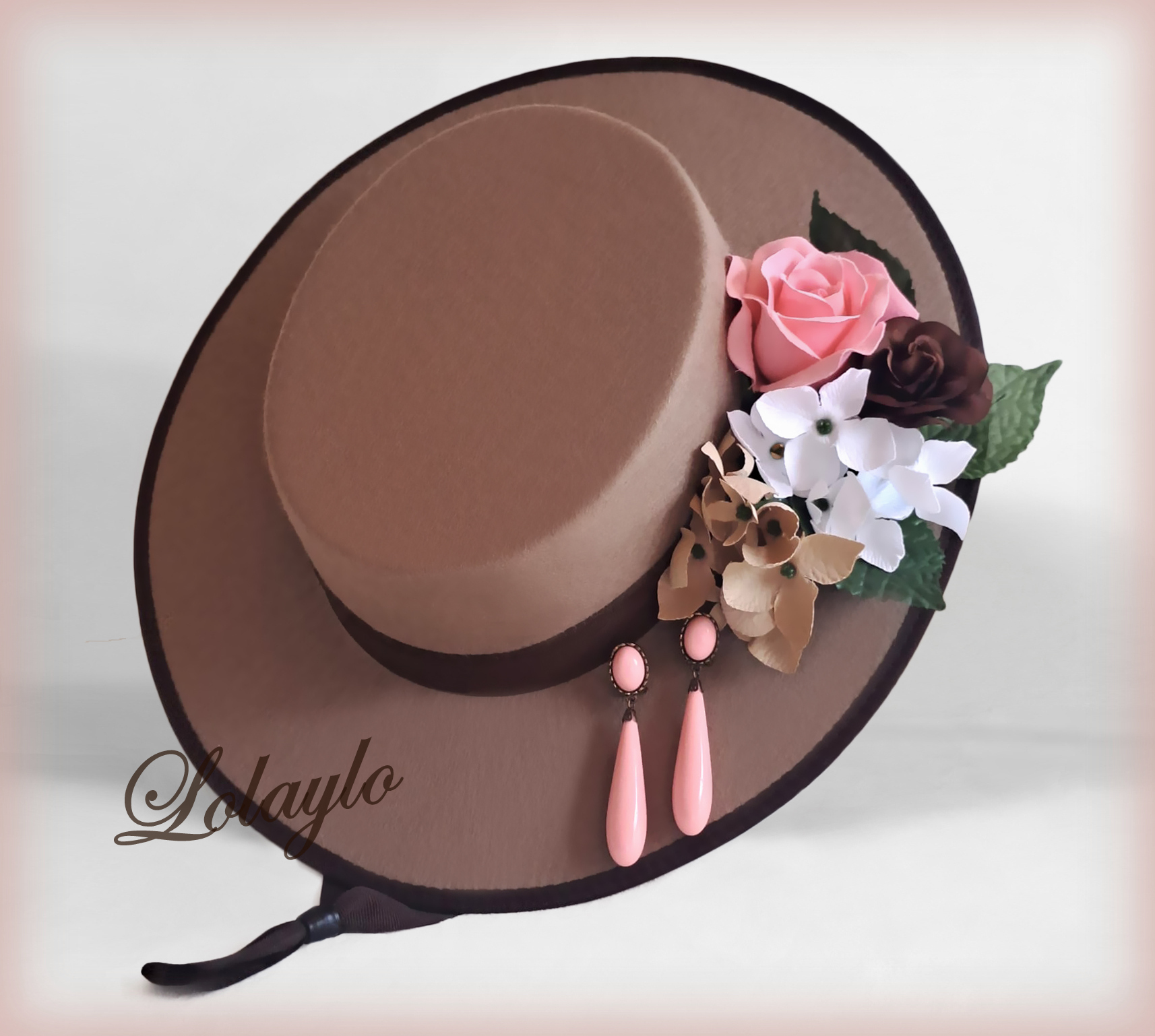 SOMBRERO Y TOCADO ROSA 12€. PEN 14€_