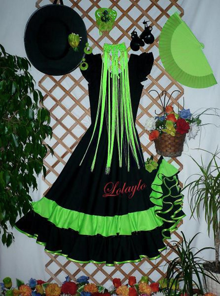 La imagen tiene un atributo ALT vacío; su nombre de archivo es d68e8-faldasdeensayodosvolantesvivosdecolorpistachomantoncillocollar160.jpg